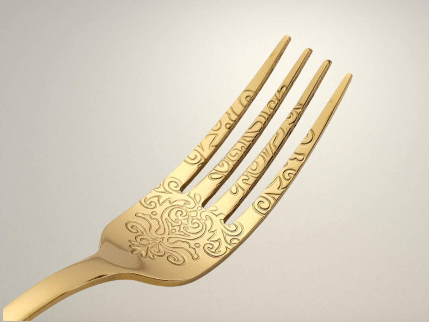OllaLuxe 5-Piece Stainless Steel Cutlery Set – Golden Carved Tableware