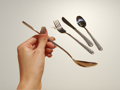 OllaLuxe 5-Piece German Style Gold-Plated Cutlery Set – Hammer Pattern Stainless Steel Flatware